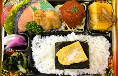 銀鮭＆唐揚げ＆ミニバーグ弁当